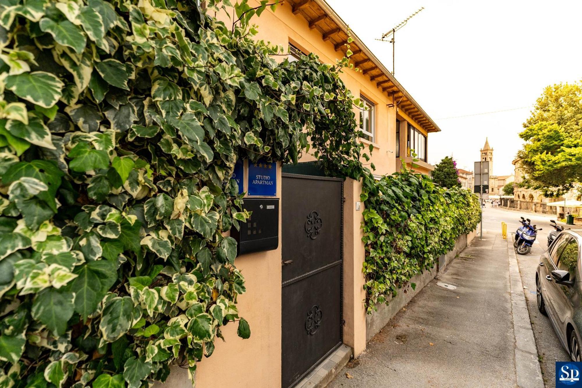 Colosseum Garden Studio Apartments 普拉 外观 照片