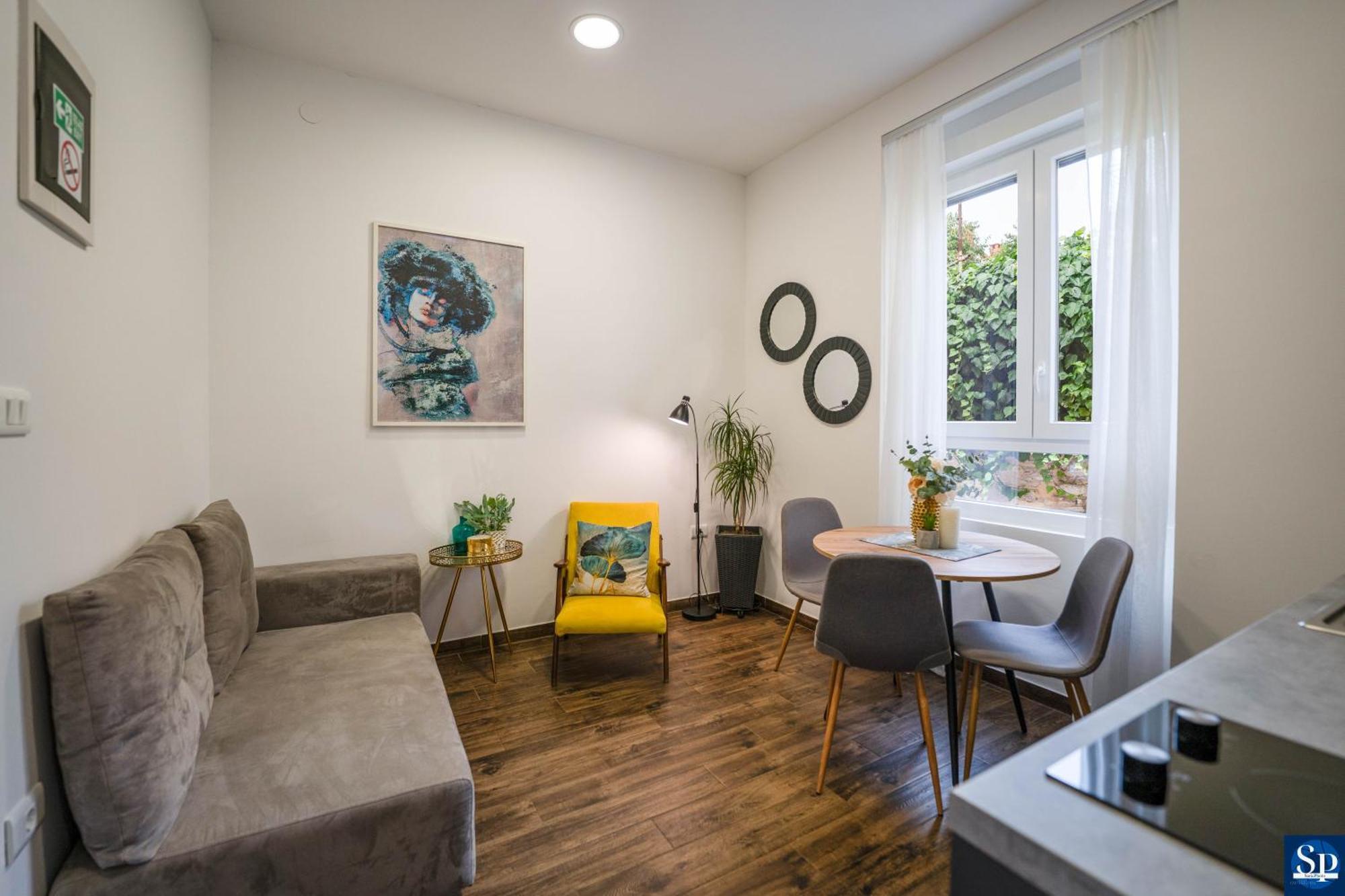 Colosseum Garden Studio Apartments 普拉 外观 照片