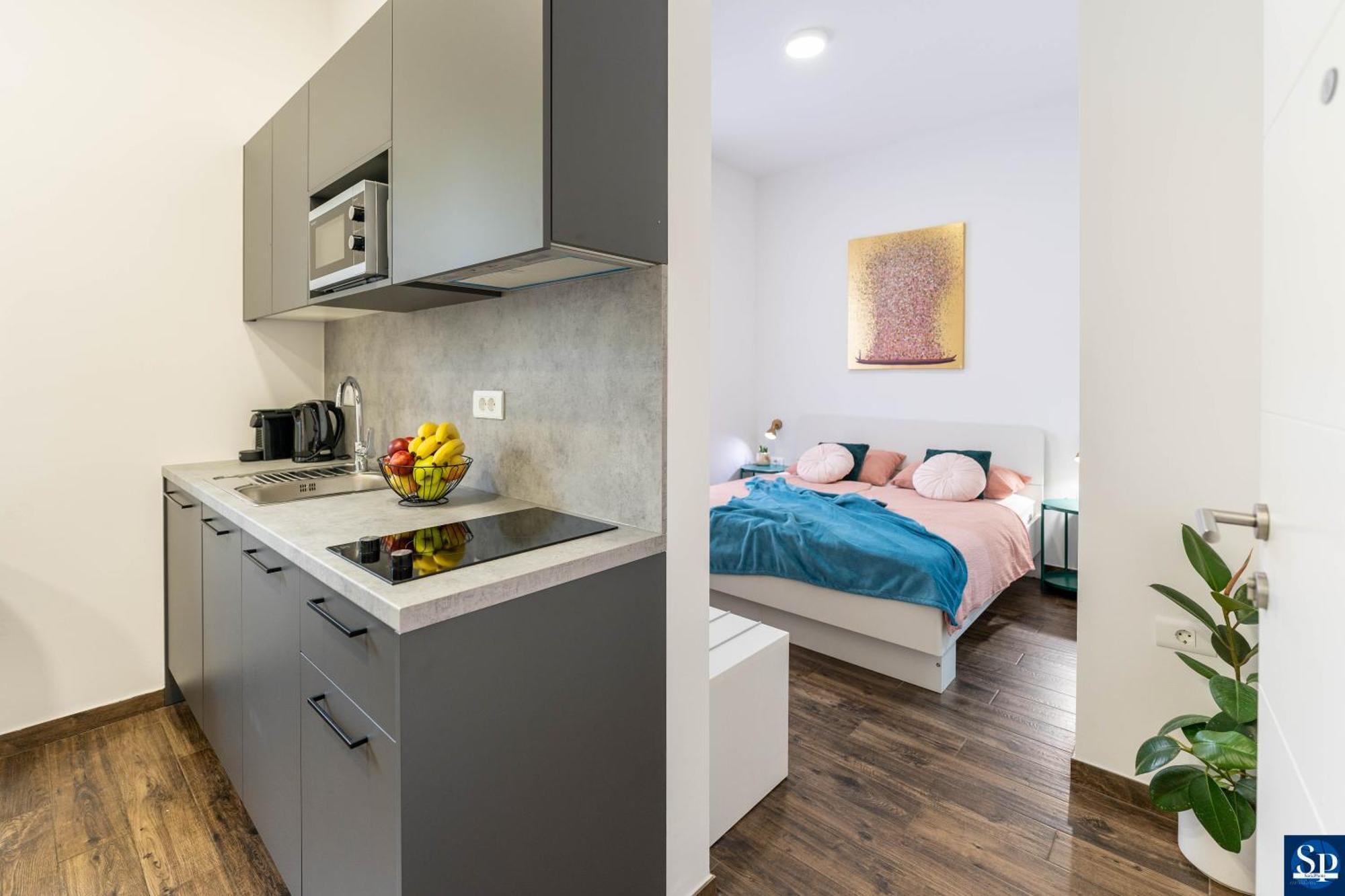 Colosseum Garden Studio Apartments 普拉 外观 照片