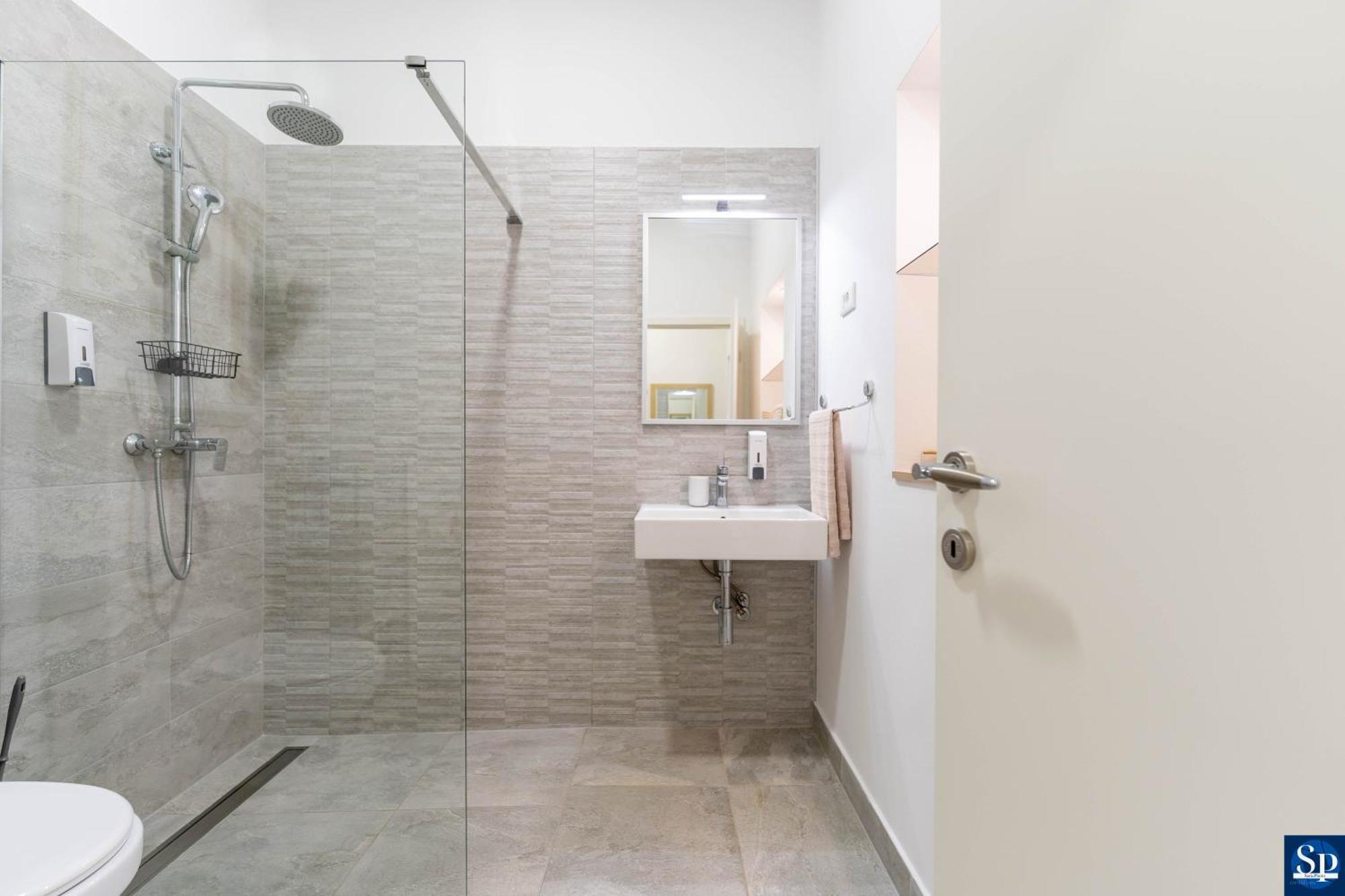 Colosseum Garden Studio Apartments 普拉 外观 照片