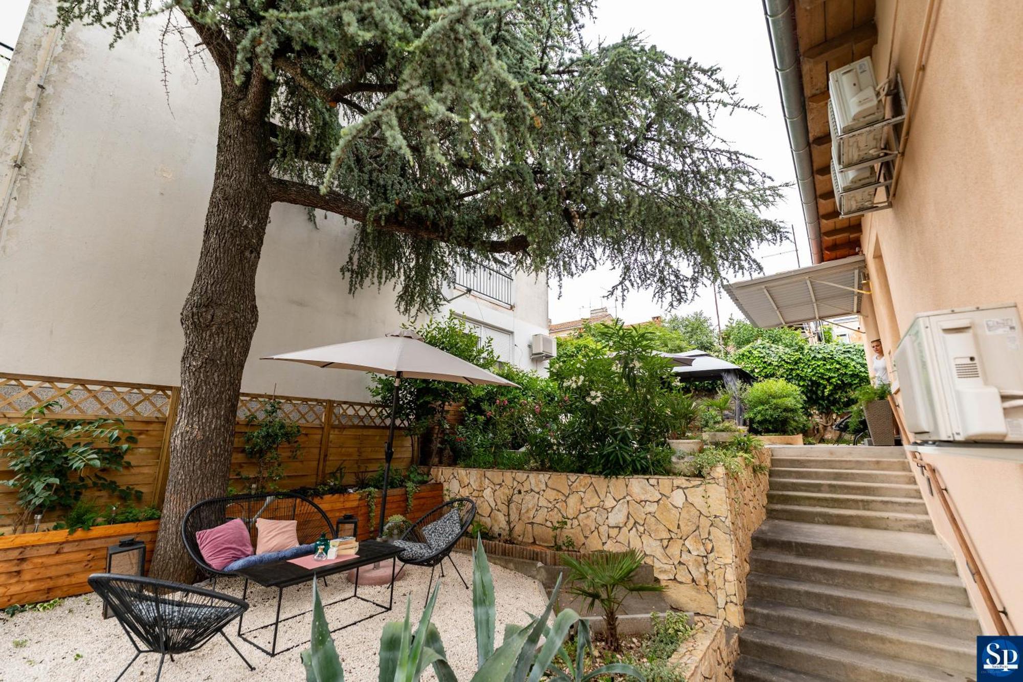 Colosseum Garden Studio Apartments 普拉 外观 照片