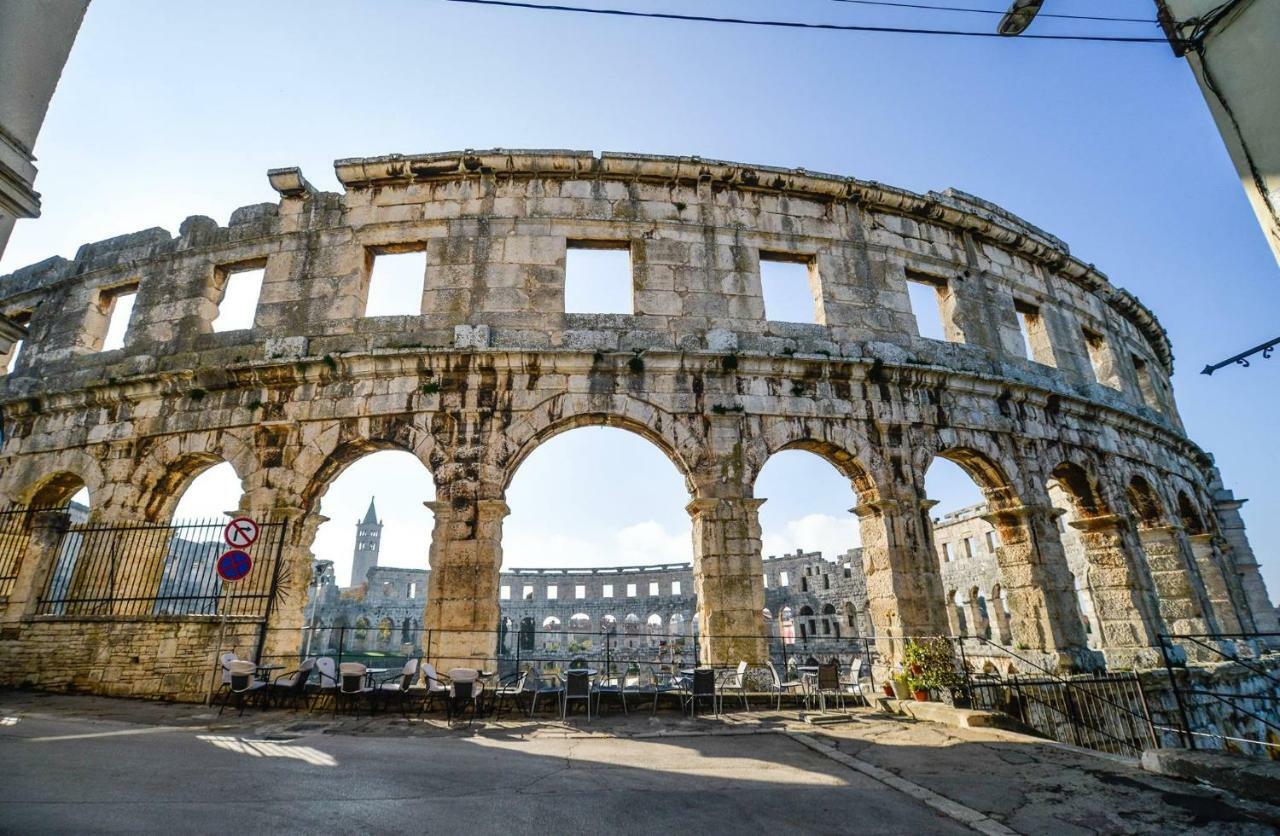 Colosseum Garden Studio Apartments 普拉 外观 照片
